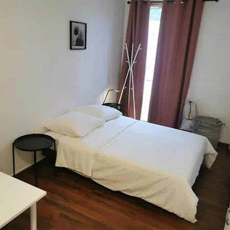 Au Saint-hubert, 3 * Valenton